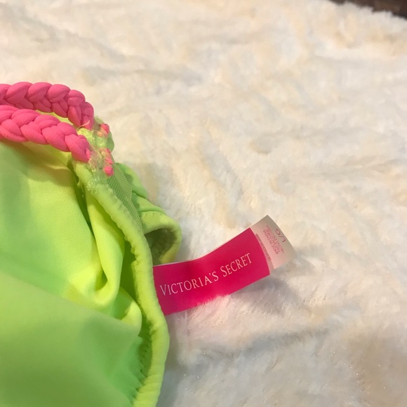 Victoria’s Secret bikini top - Picture 5 of 5